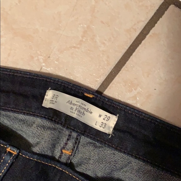 8R Abercrombie and Fitch Skinny Jeans (29 x 33) - Picture 3 of 4